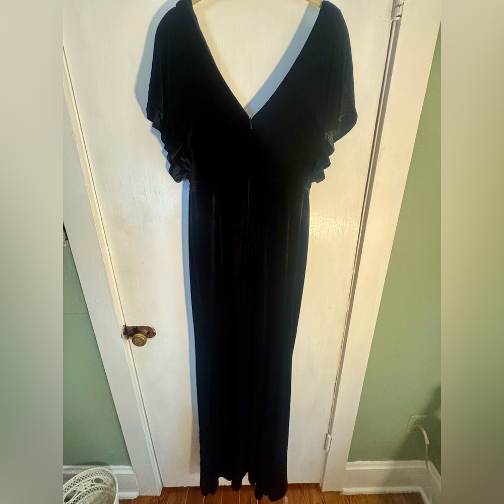 REVELRY Black “Gwen” Velvet Gown Flowy V Neck Party Holiday Formal Evening Dress - Picture 9 of 12